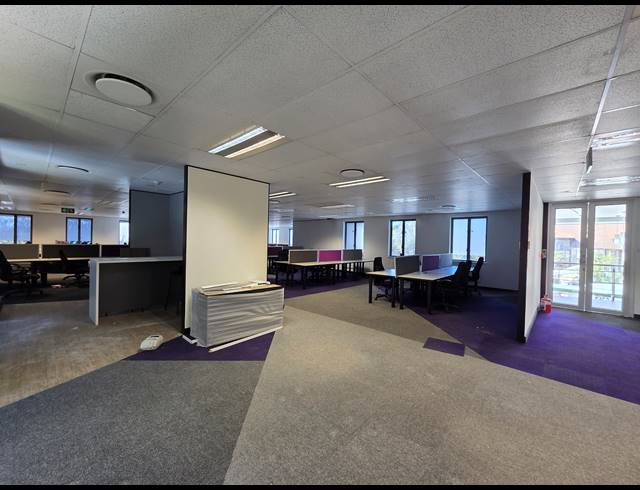 344M² OFFICE TO LET IN SANDOWN